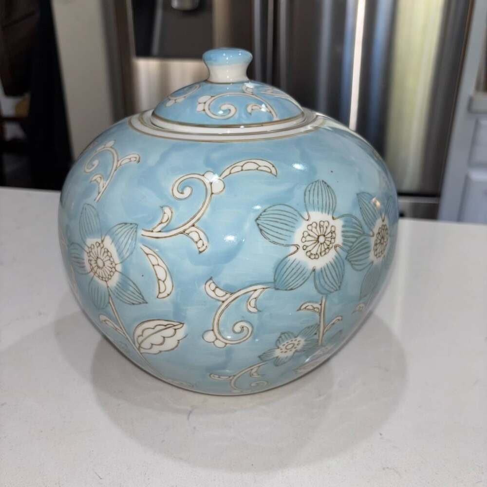 Galt International 8” Chinoiserie Ceramic Ginger Jar with Lid Excellent